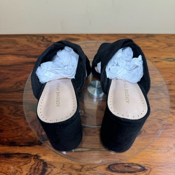 NEW Adrienne Vittadini Genie Crossover Sandal in black microsuede - Picture 9 of 15